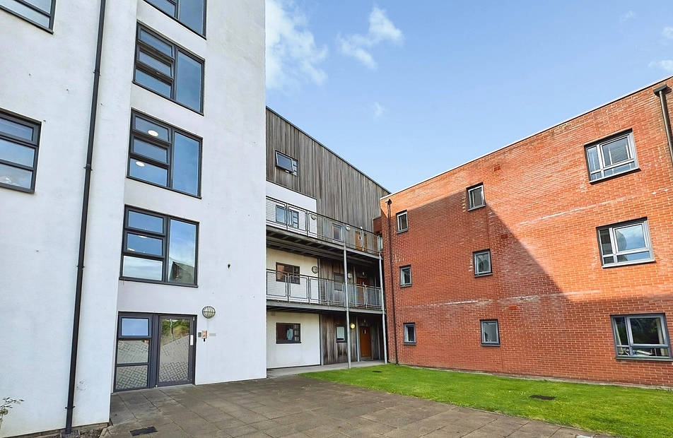 Montmano Drive, West Didsbury, Manchester, M20 - Julian Wadden