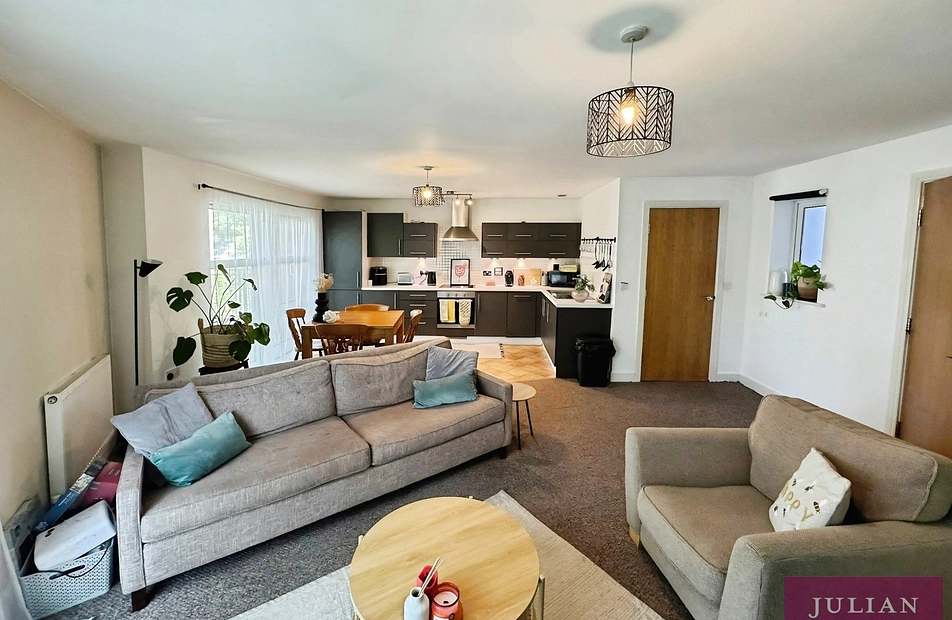 Montmano Drive, West Didsbury, Manchester, M20 - Julian Wadden