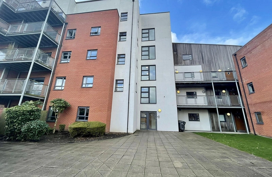 Montmano Drive, West Didsbury, Manchester, M20 - Julian Wadden