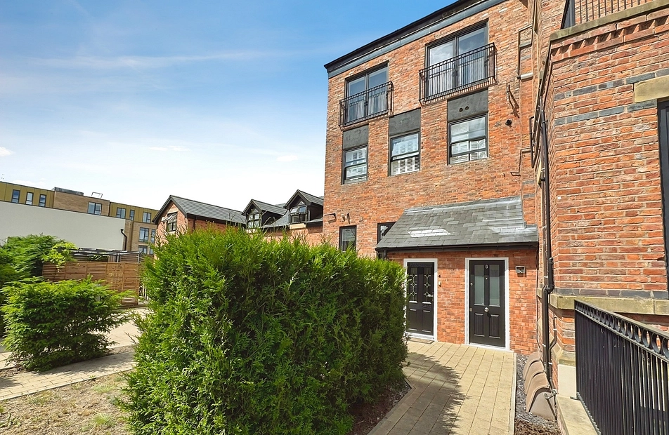 Barlow Moor Road, Didsbury, Manchester, M20 - Julian Wadden