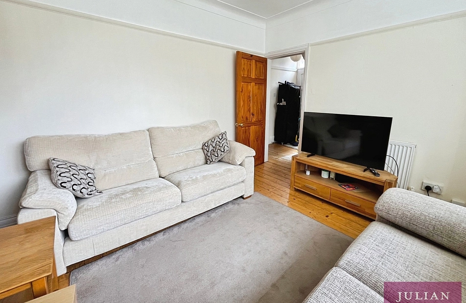 Austin Drive, Didsbury, Manchester, M20 - Julian Wadden