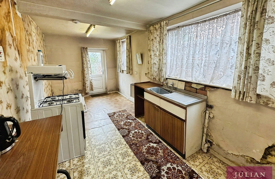 Burnage Lane, Burnage, Manchester, M19 - Julian Wadden