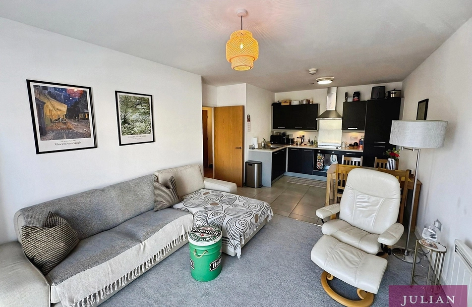 Houseman Crescent, West Didsbury, Manchester, M20 - Julian Wadden