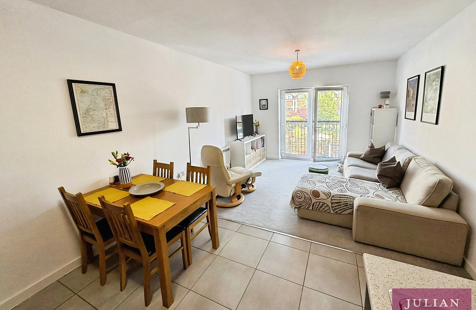 Houseman Crescent, West Didsbury, Manchester, M20 - Julian Wadden