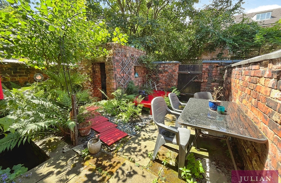 Redcar Avenue, West Didsbury, Manchester, M20 - Julian Wadden