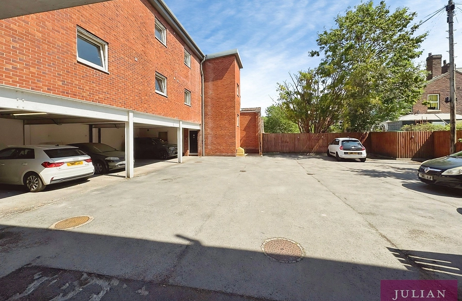 Central Road, West Didsbury, Manchester, M20 - Julian Wadden