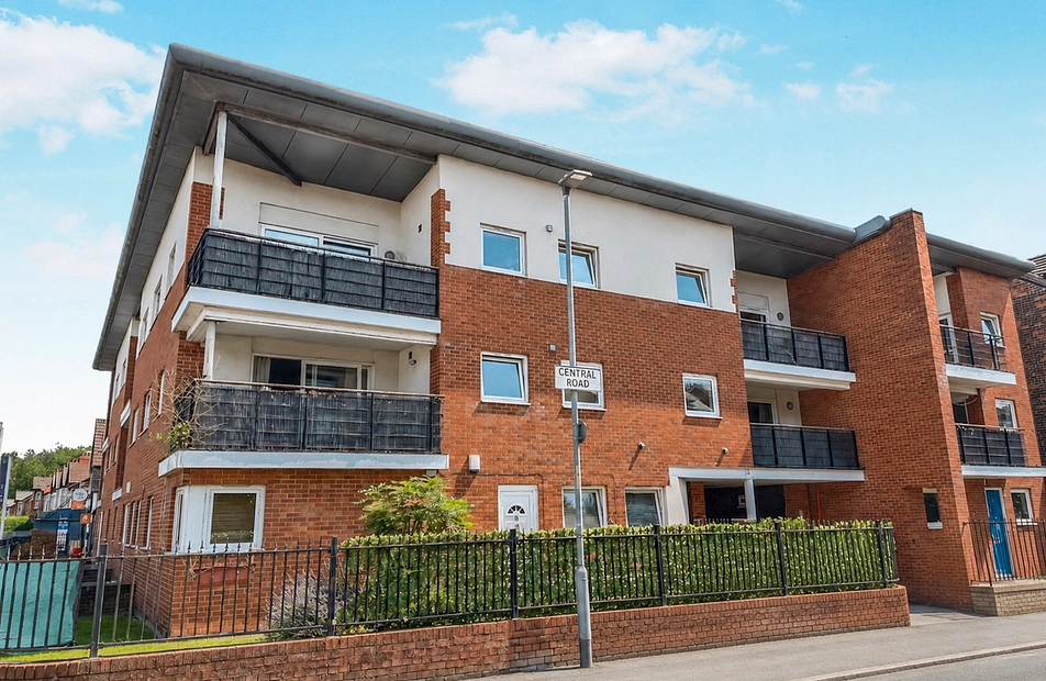 Central Road, West Didsbury, Manchester, M20 - Julian Wadden