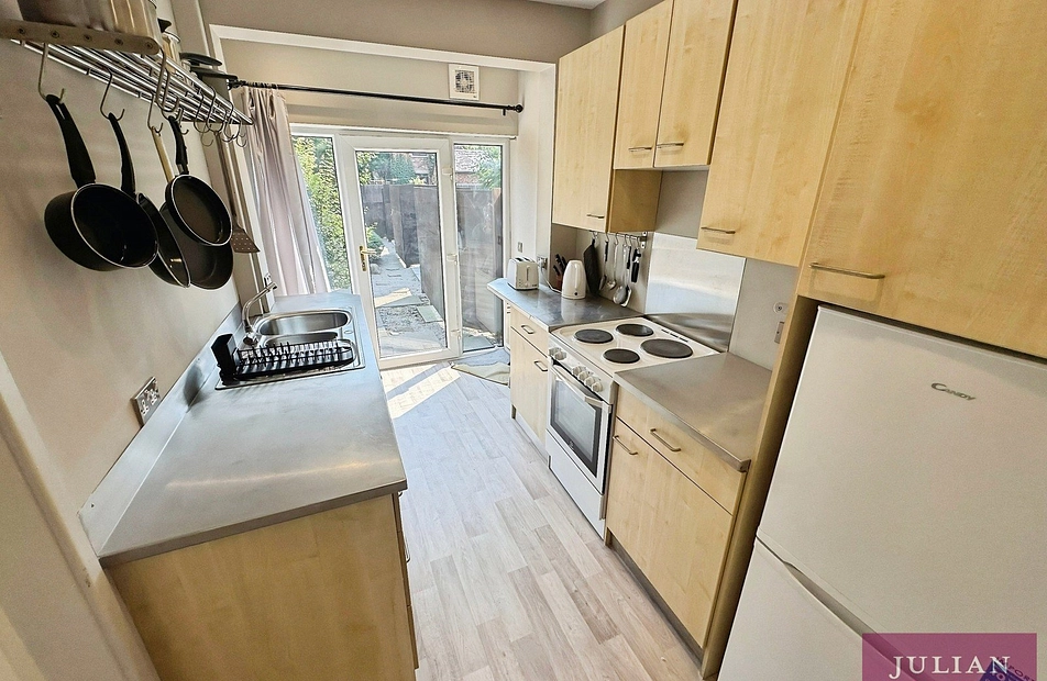 Egerton Terrace, Fallowfield, Manchester, M14 - Julian Wadden