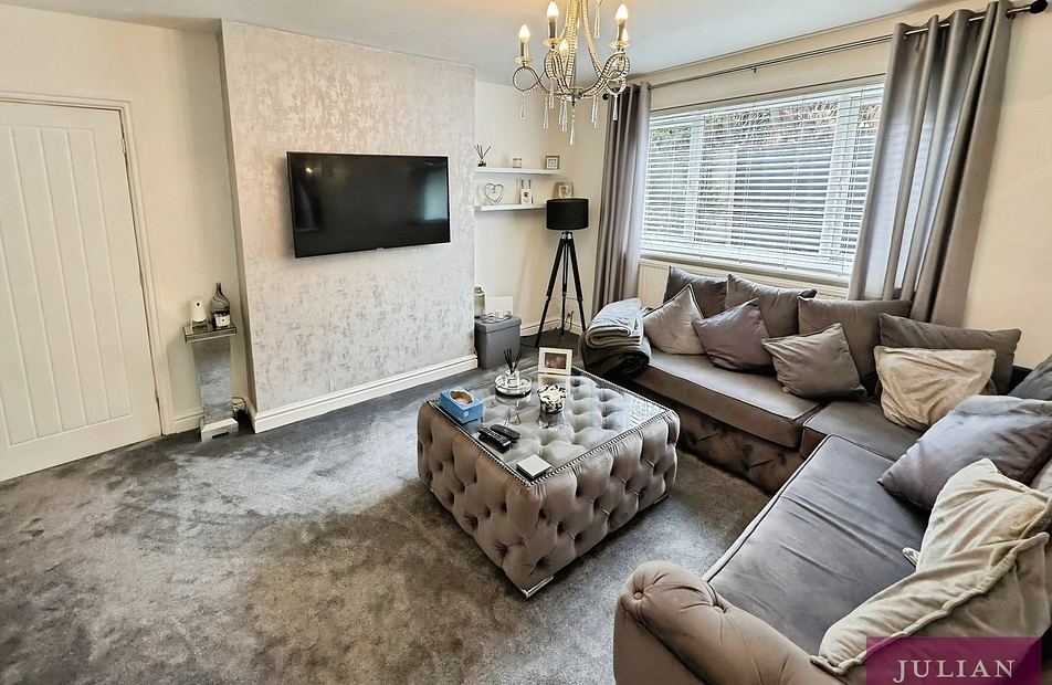 Moorcroft Drive, Burnage, Manchester, M19 - Julian Wadden