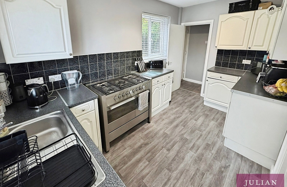 Moorcroft Drive, Burnage, Manchester, M19 - Julian Wadden