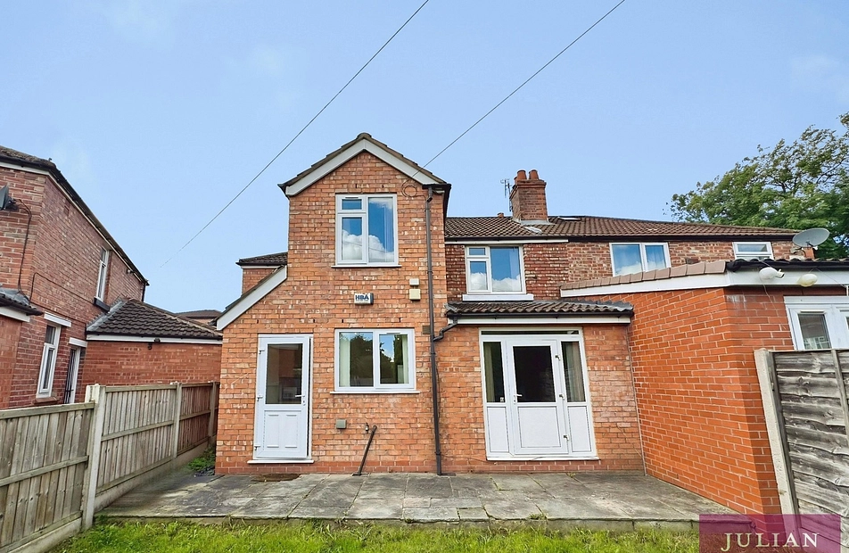 Yew Tree Road, Fallowfield, Manchester, M14 - Julian Wadden