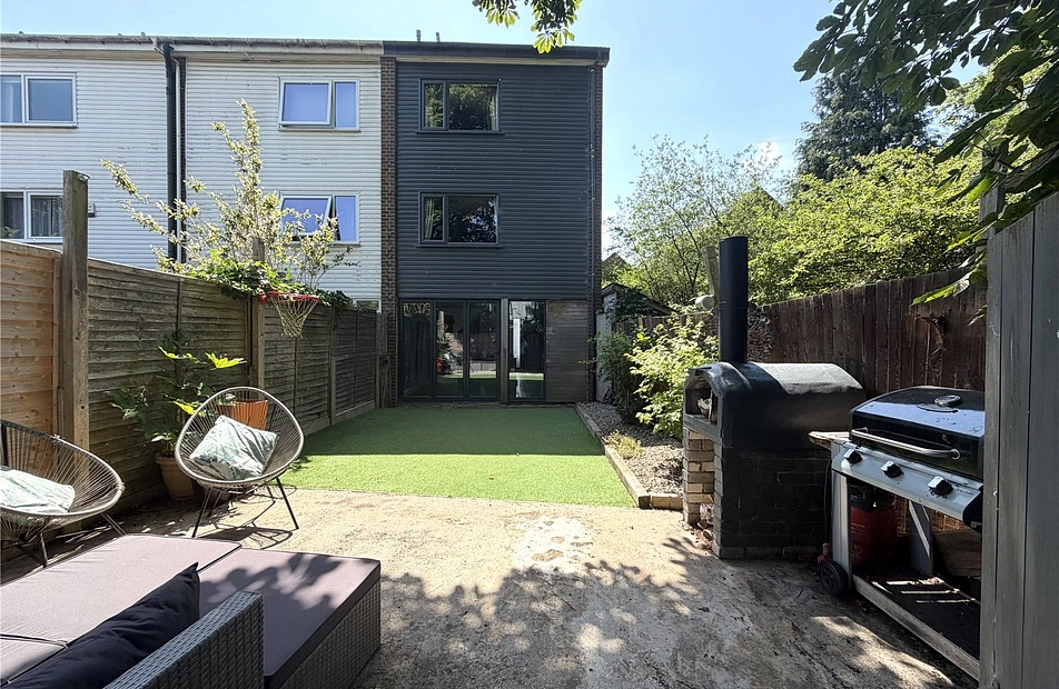 Mauldeth Close, Heaton Mersey, Stockport, SK4 - Julian Wadden