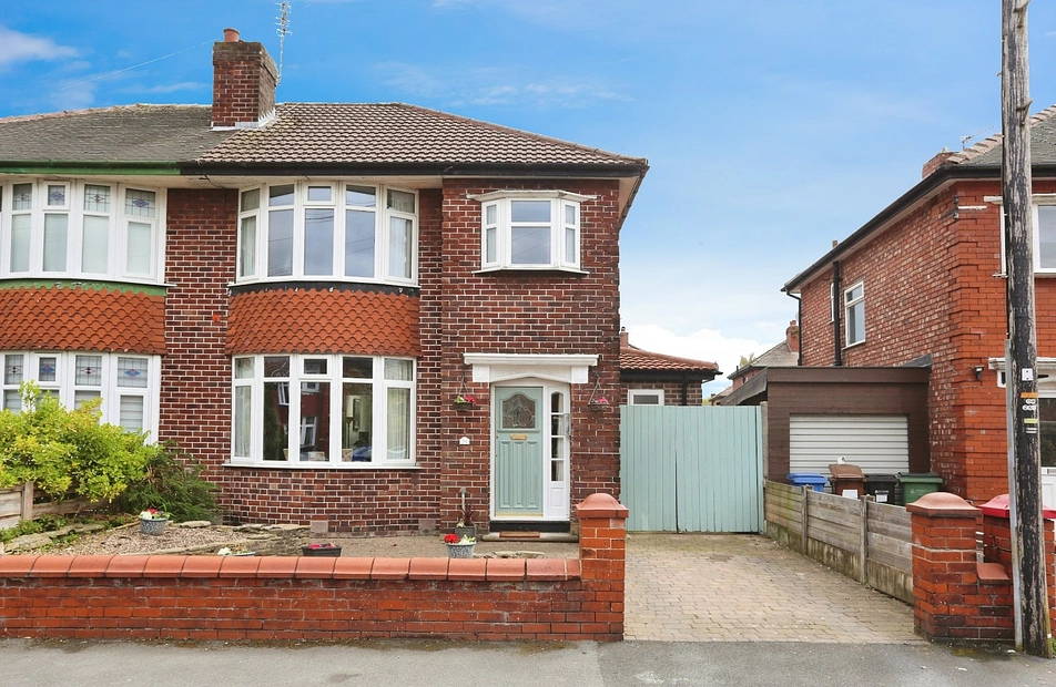 Milwain Drive, Heaton Chapel, Stockport, SK4 - Julian Wadden