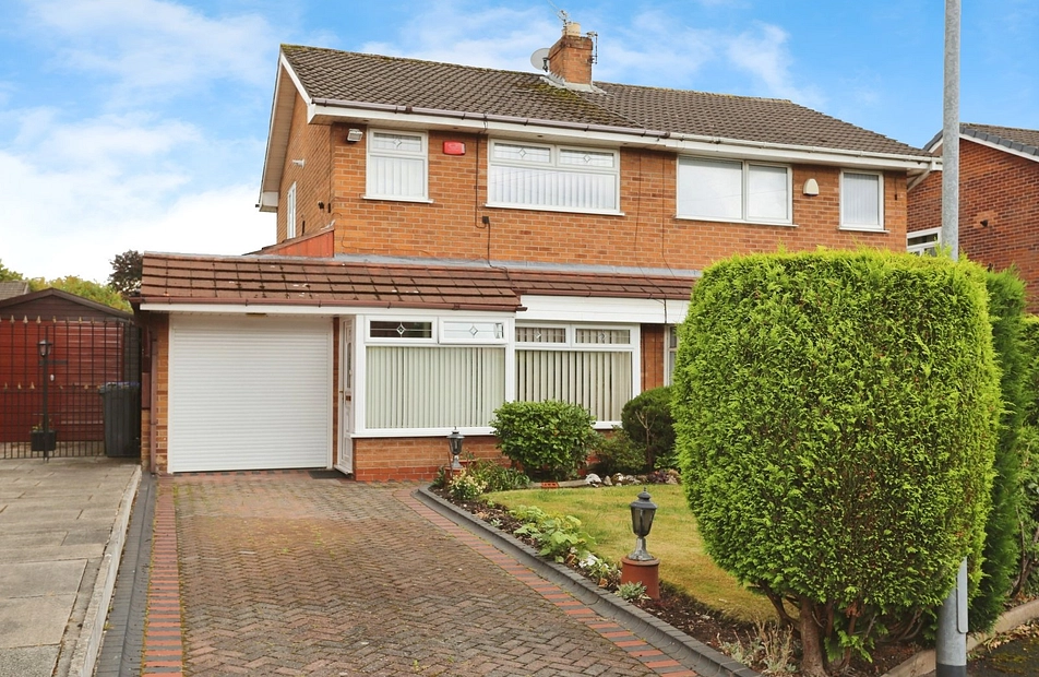 Wilsthorpe Close, Levenshulme, Manchester, M19 - Julian Wadden