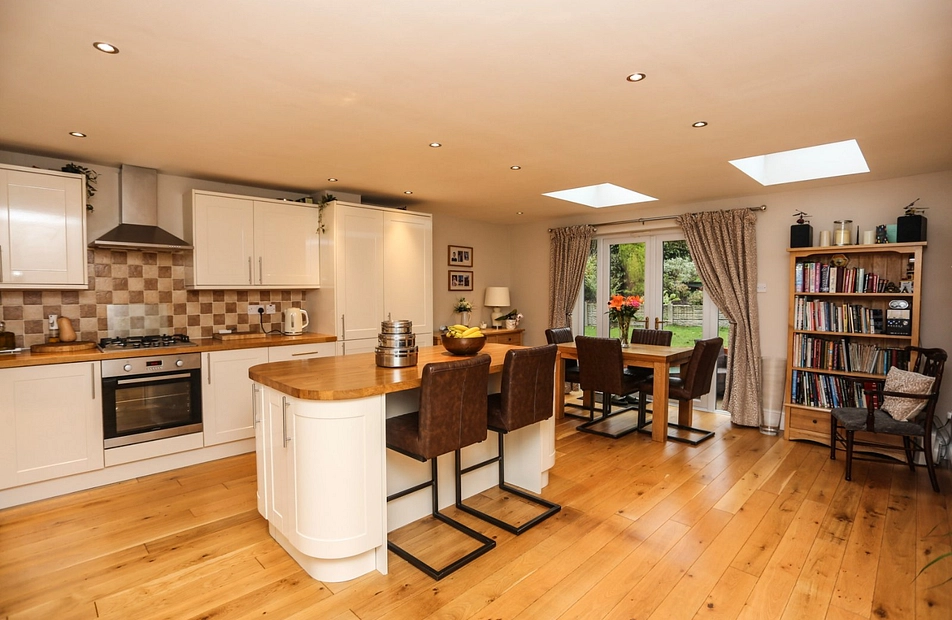Meadow Bank, Heaton Norris, Stockport, SK4 - Julian Wadden