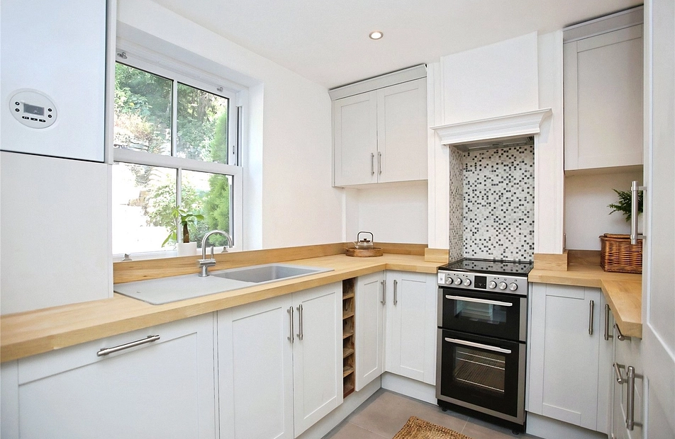 Vale Close, Heaton Mersey, Stockport, SK4 - Julian Wadden