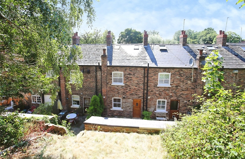 Vale Close, Heaton Mersey, Stockport, SK4 - Julian Wadden