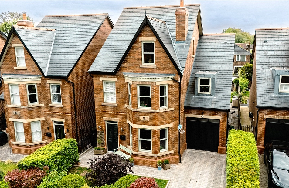 Harvey Close, Stockport, Greater Manchester, SK4 - Julian Wadden