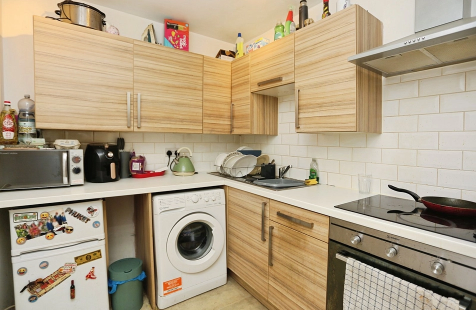 Holmfield Close, Heaton Norris, Stockport, SK4 - Julian Wadden