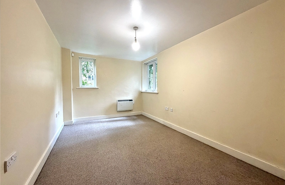 Heaton Moor Road, Stockport, Greater Manchester, SK4 - Julian Wadden
