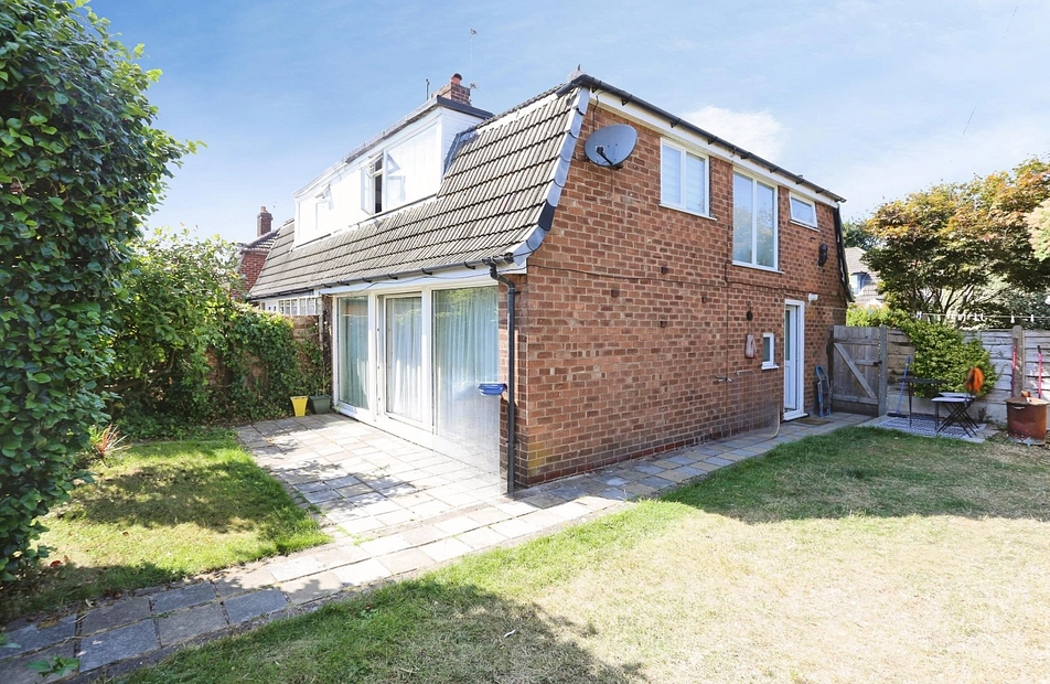 Gail Avenue, Heaton Norris, Stockport, SK4 - Julian Wadden