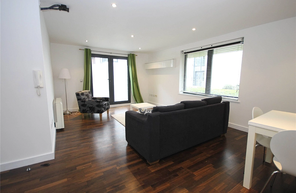 874 Wilmslow Road, Didsbury, Manchester, M20 - Julian Wadden