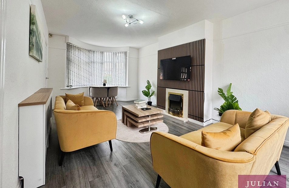 Kingsway, East Didsbury, Manchester, M20 - Julian Wadden