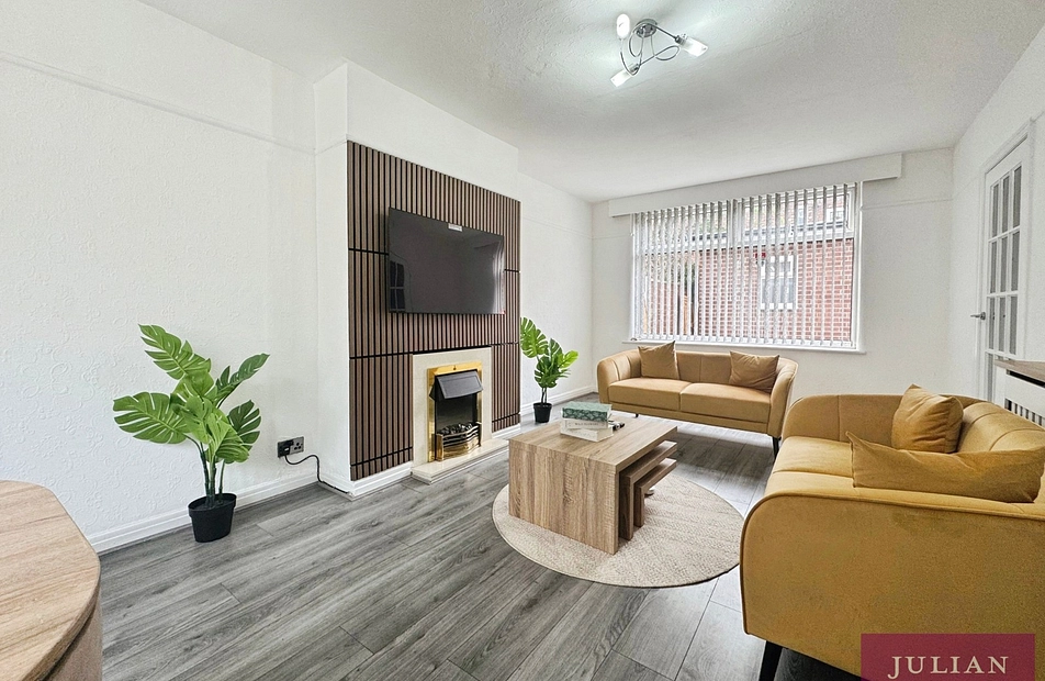 Kingsway, East Didsbury, Manchester, M20 - Julian Wadden