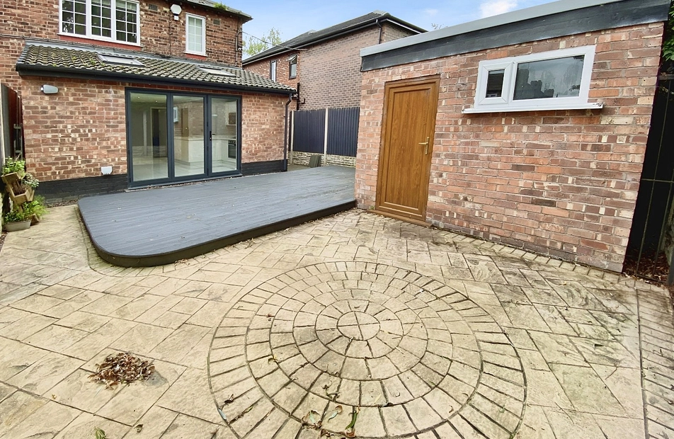 Parrs Wood Road, Didsbury, Manchester, M20 - Julian Wadden