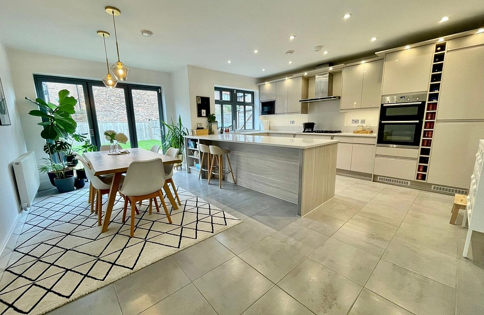 Bloomesbury Avenue, Didsbury, Greater Manchester, M20 - Julian Wadden