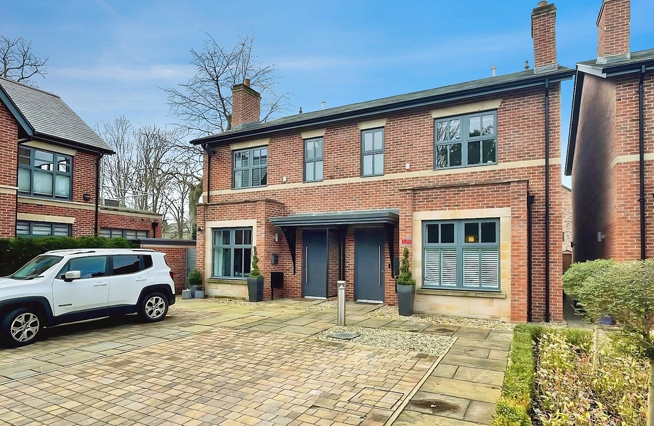 Bloomesbury Avenue, Didsbury, Greater Manchester, M20 - Julian Wadden