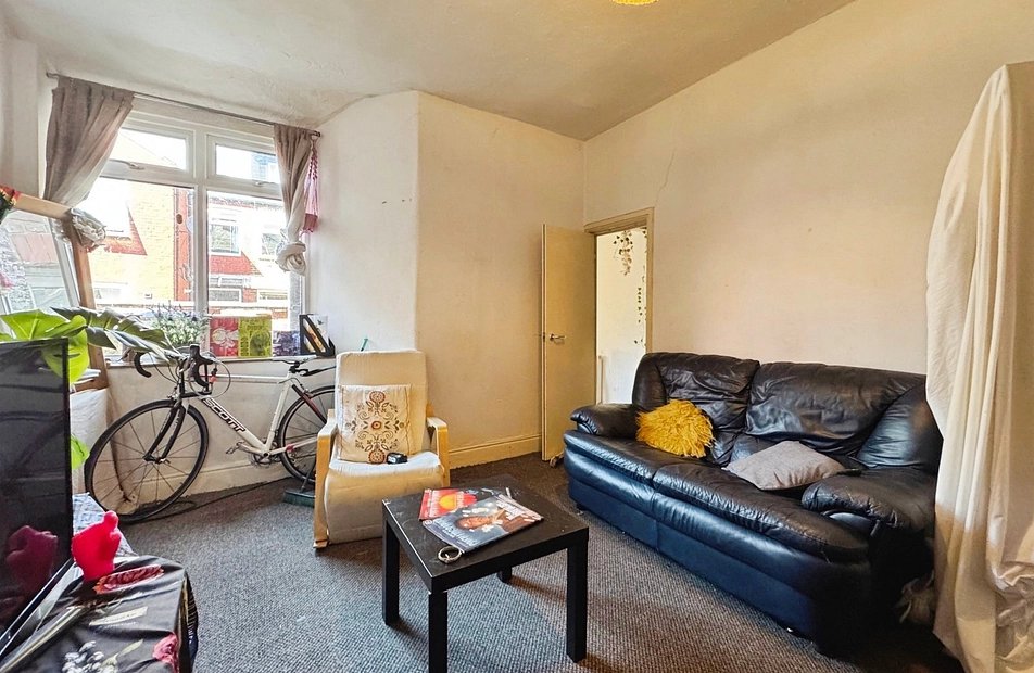 Braemar Road, Manchester, M14 - Julian Wadden
