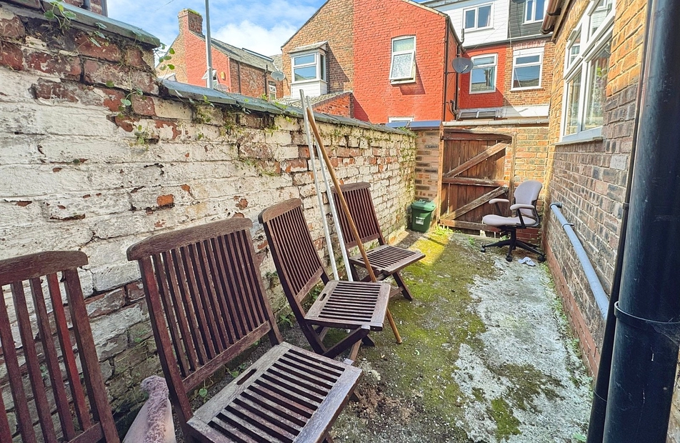 Braemar Road, Manchester, M14 - Julian Wadden