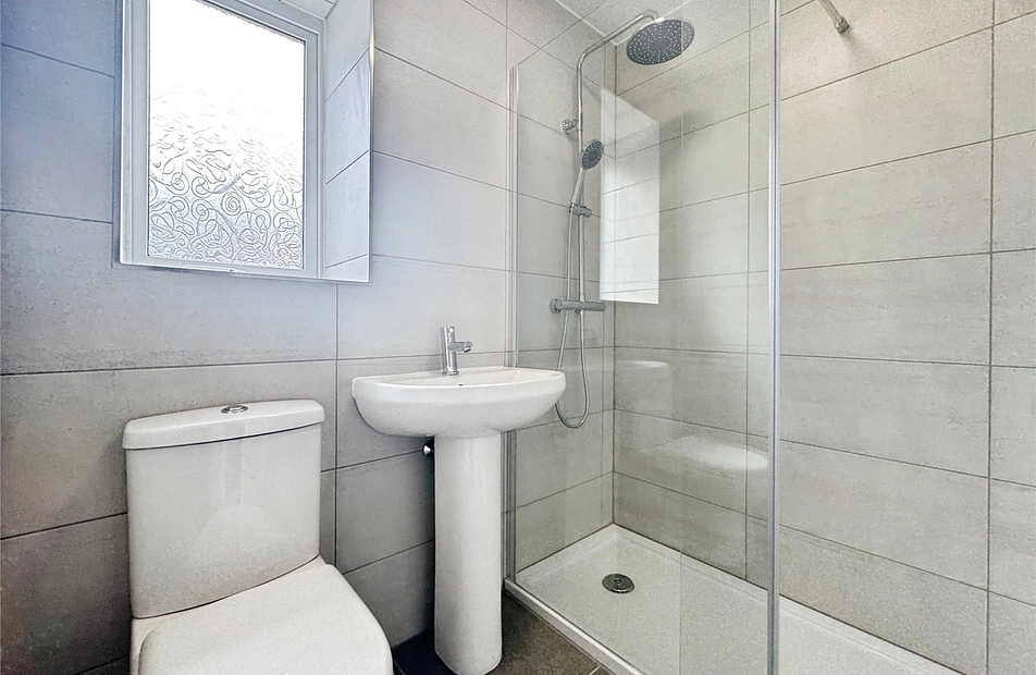 Uppermill Drive, Burnage, Manchester, M19 - Julian Wadden