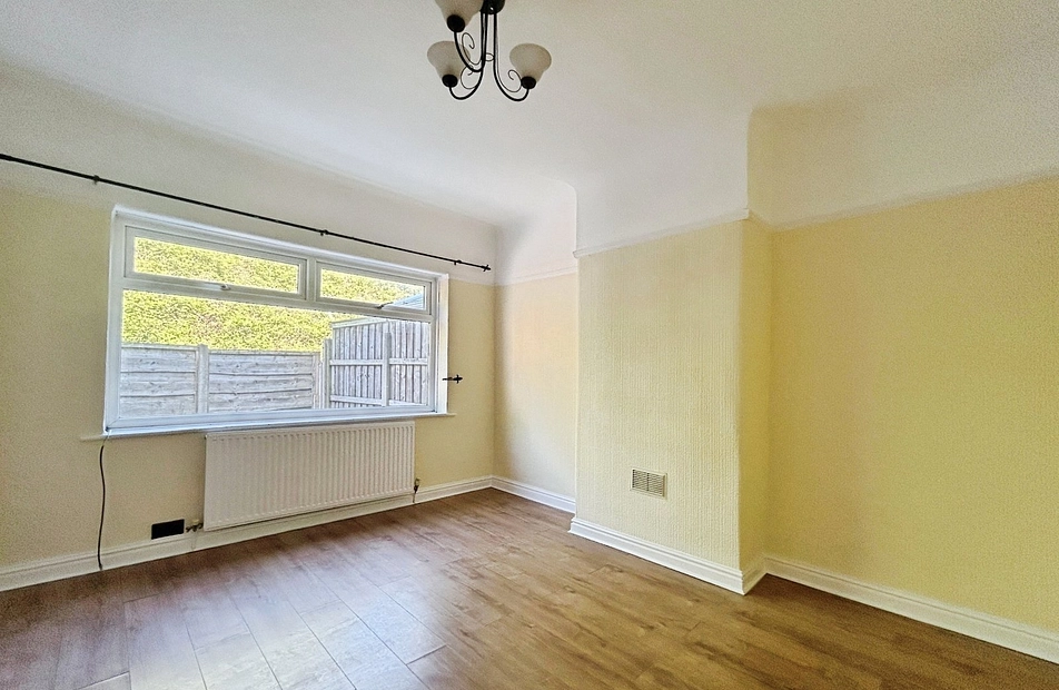 Melling Avenue, Stockport, Greater Manchester, SK4 - Julian Wadden