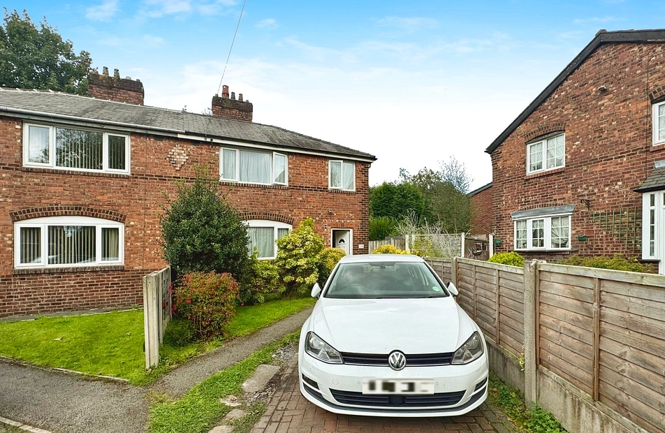Holmside Gardens, Burnage, Manchester, M19 - Julian Wadden