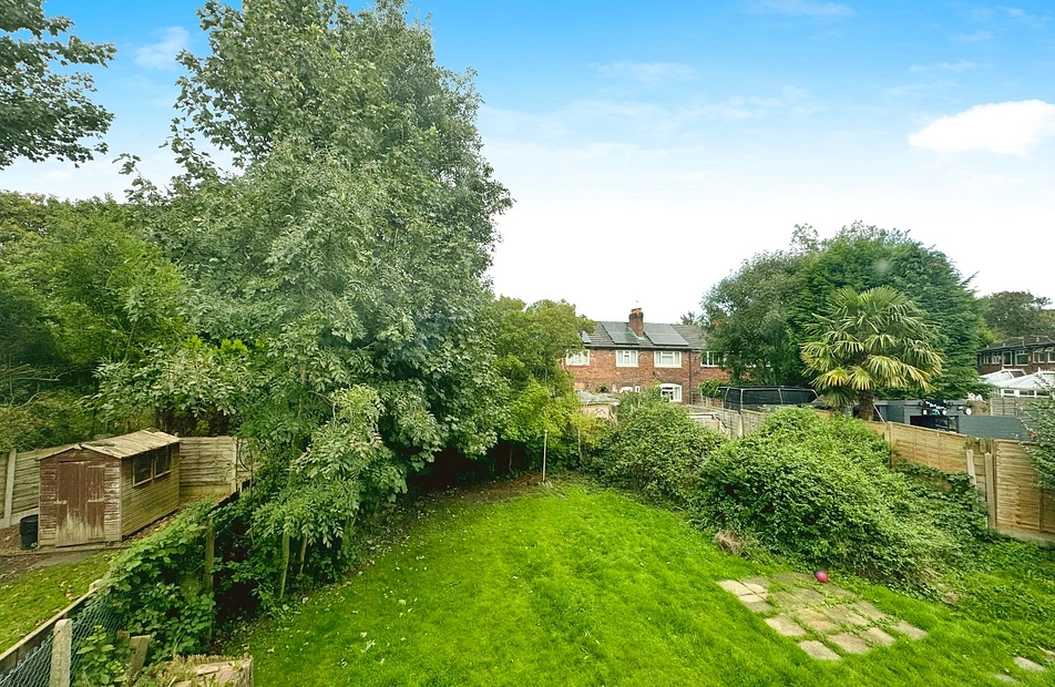 Holmside Gardens, Burnage, Manchester, M19 - Julian Wadden