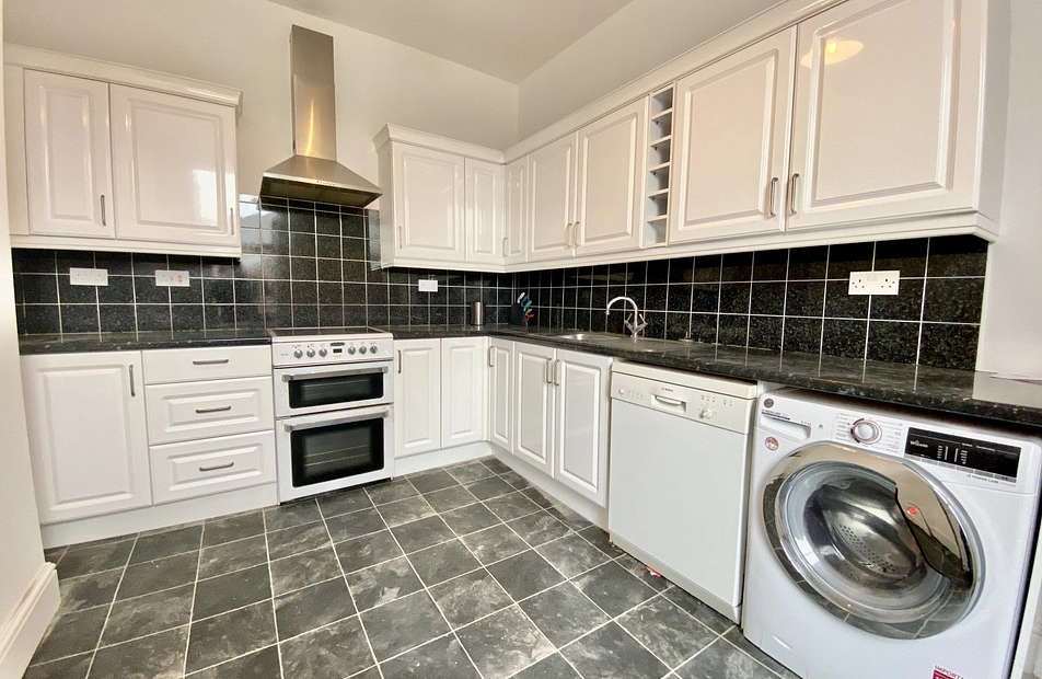 Heaton Moor Road, Heaton Moor, Stockport, SK4 - Julian Wadden