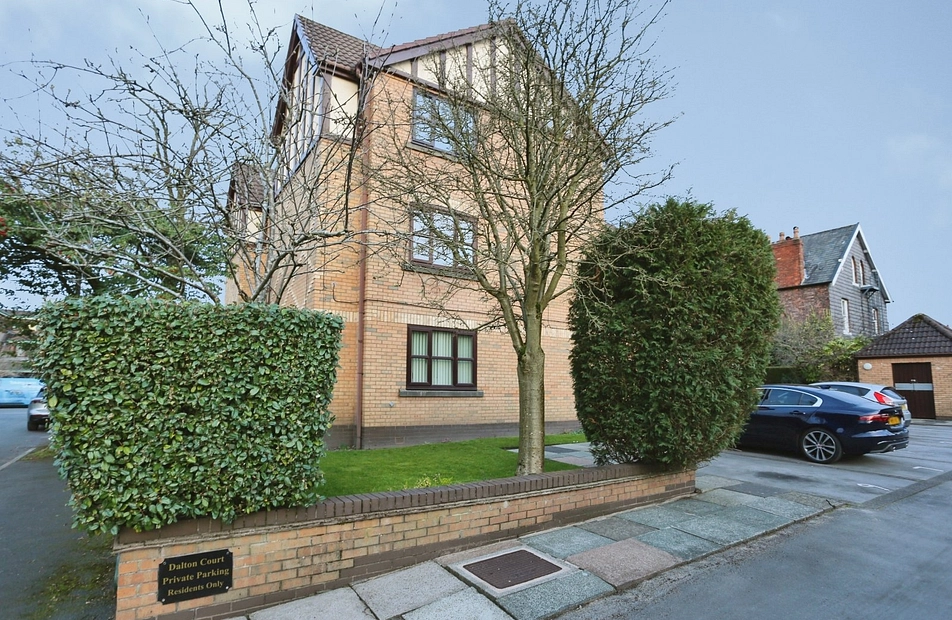 Derby Road, Heaton Moor, SK4 - Julian Wadden