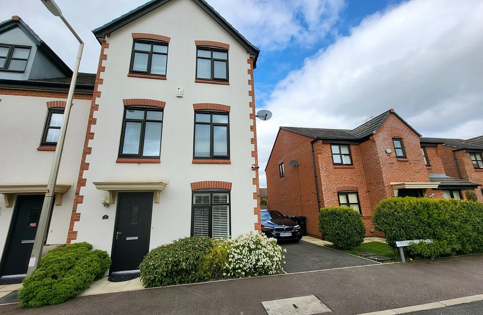 Harrow Drive, Heaton Moor, Stockport, SK4 - Julian Wadden