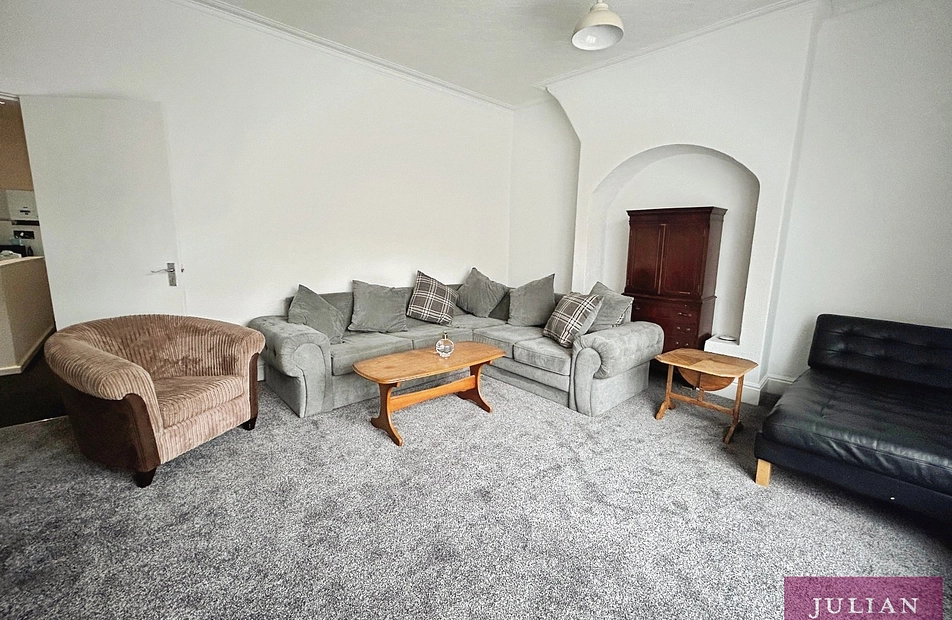 Wellington Road North, Heaton Chapel, Stockport, SK4 - Julian Wadden