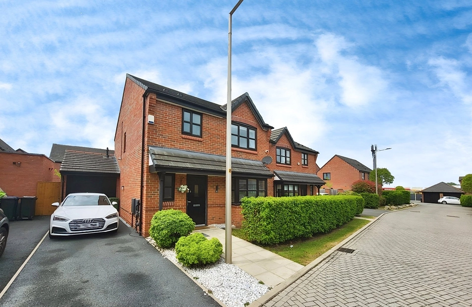 Merton Crescent, Heaton Moor, Stockport, SK4 - Julian Wadden