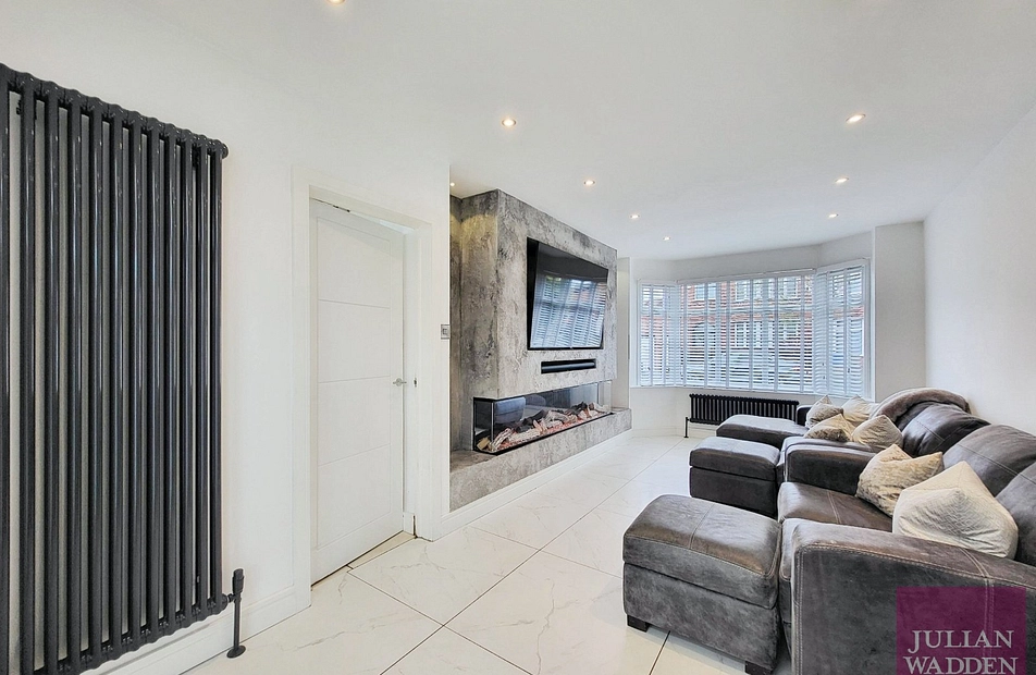 Granada Road, Denton, Manchester, M34 - Julian Wadden