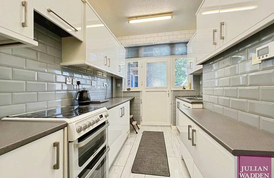 Astbury Crescent, Adswood, Stockport, SK3 - Julian Wadden