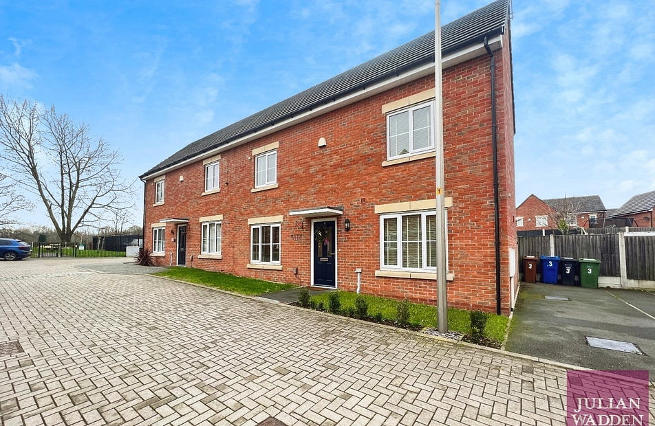 Milliner Place, Stockport, SK1 - Julian Wadden