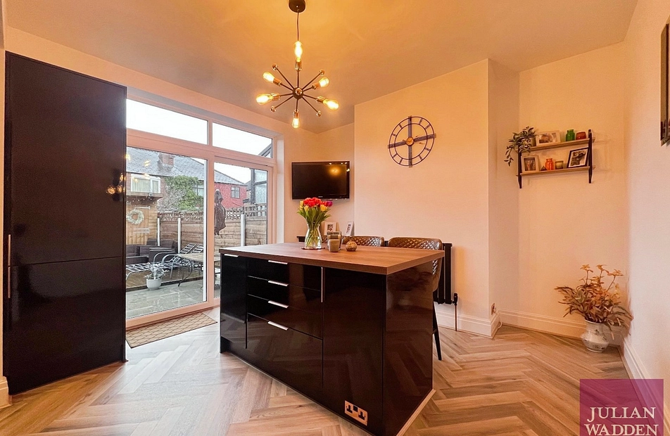 Woodstock Avenue, South Reddish, SK5 - Julian Wadden
