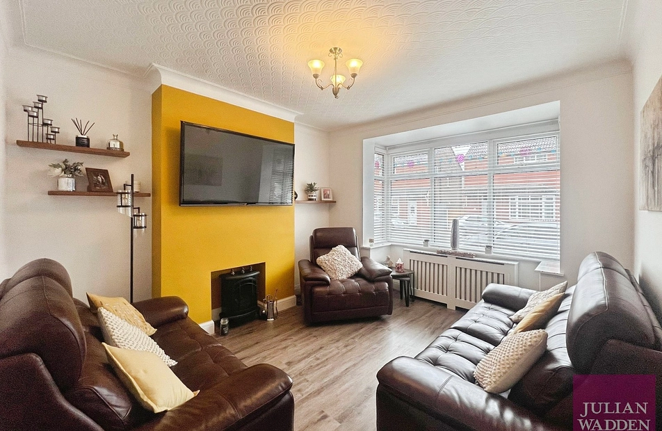 Woodstock Avenue, South Reddish, SK5 - Julian Wadden