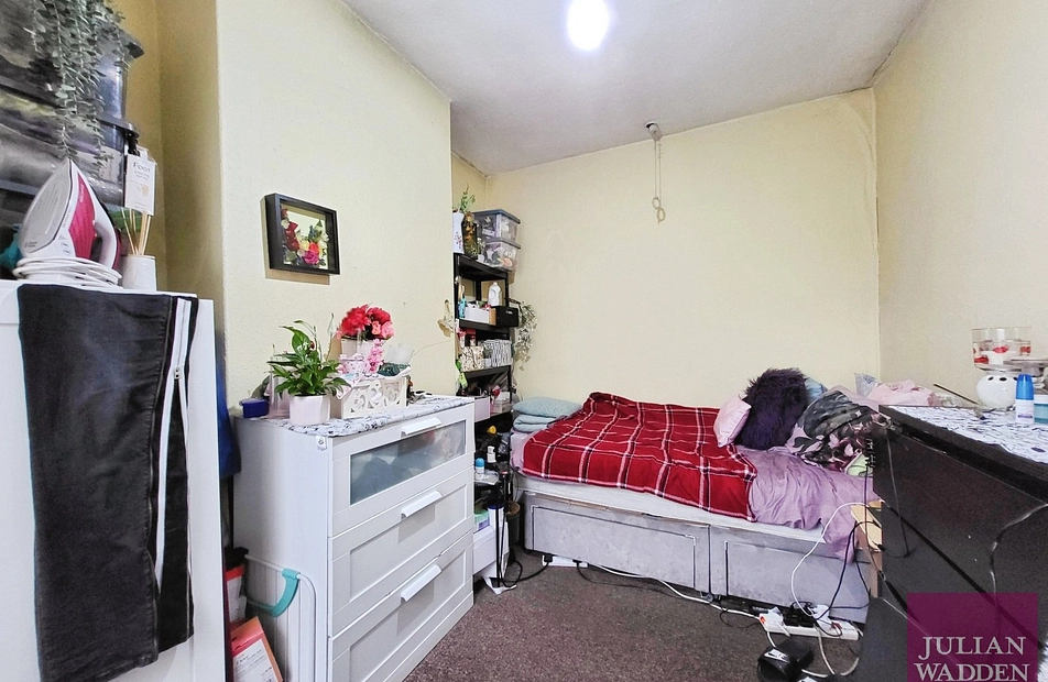 Peterborough Street, Abbey Hey, Manchester, M18 - Julian Wadden