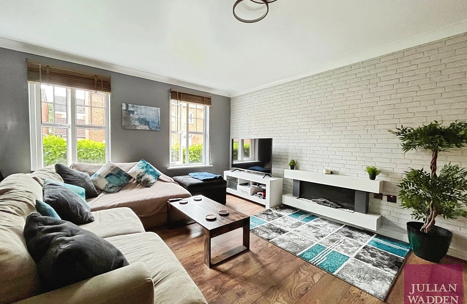 Cromwell Avenue, Reddish, Stokport, SK5 - Julian Wadden