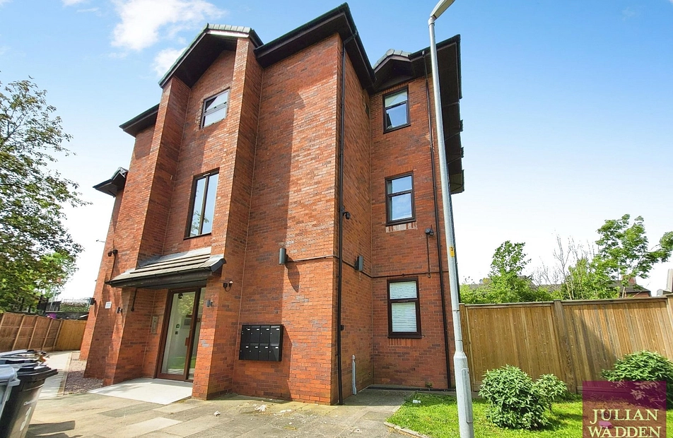 Willow Bank House, Old Road, Handforth, Wilmslow, SK9 - Julian Wadden